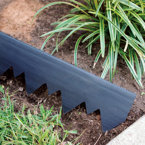 EasyFlex instalado en cantero alrededor de plantas, definición limpia del jardín
