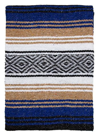El Paso Designs manta como plaid decorativo en salón estilo boho acogedor