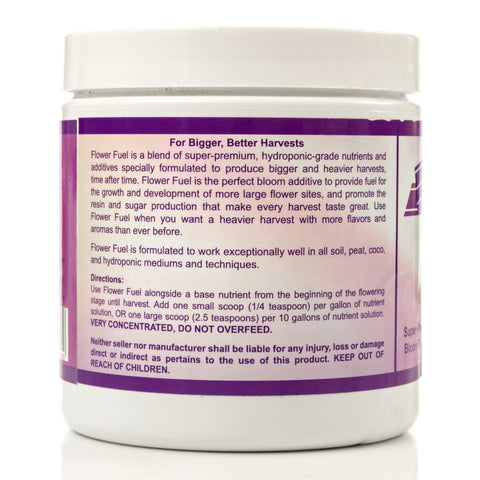 Element Nutrients en uso durante riego, beneficiando flores con nutrientes concentrados