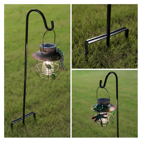 EXCMARK gancho colocado en césped decorando una mesa para evento al aire libre