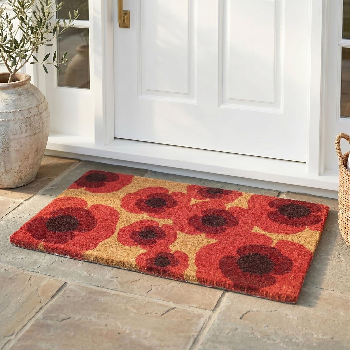 Fab Habitat felpudo frontal Poppies Red mostrando bienvenida y limpieza