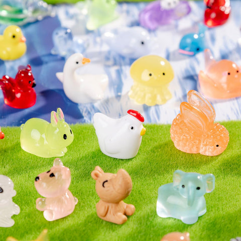 Faunamancy figuras colocadas en jardín de hadas, aportan realismo y encanto