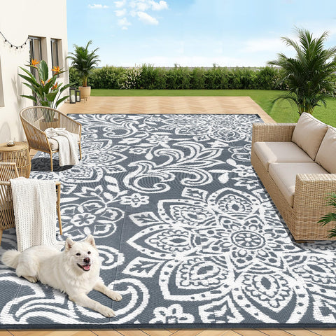 Findosom alfombra colocada en porche creando ambiente exterior acogedor