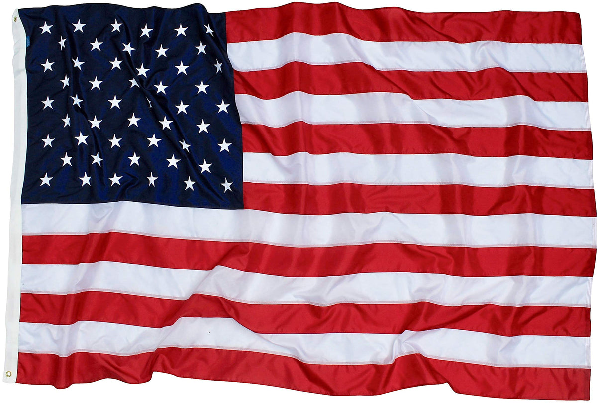 Fine Line Flag vista frontal mostrando diseño ceremonial y resistencia