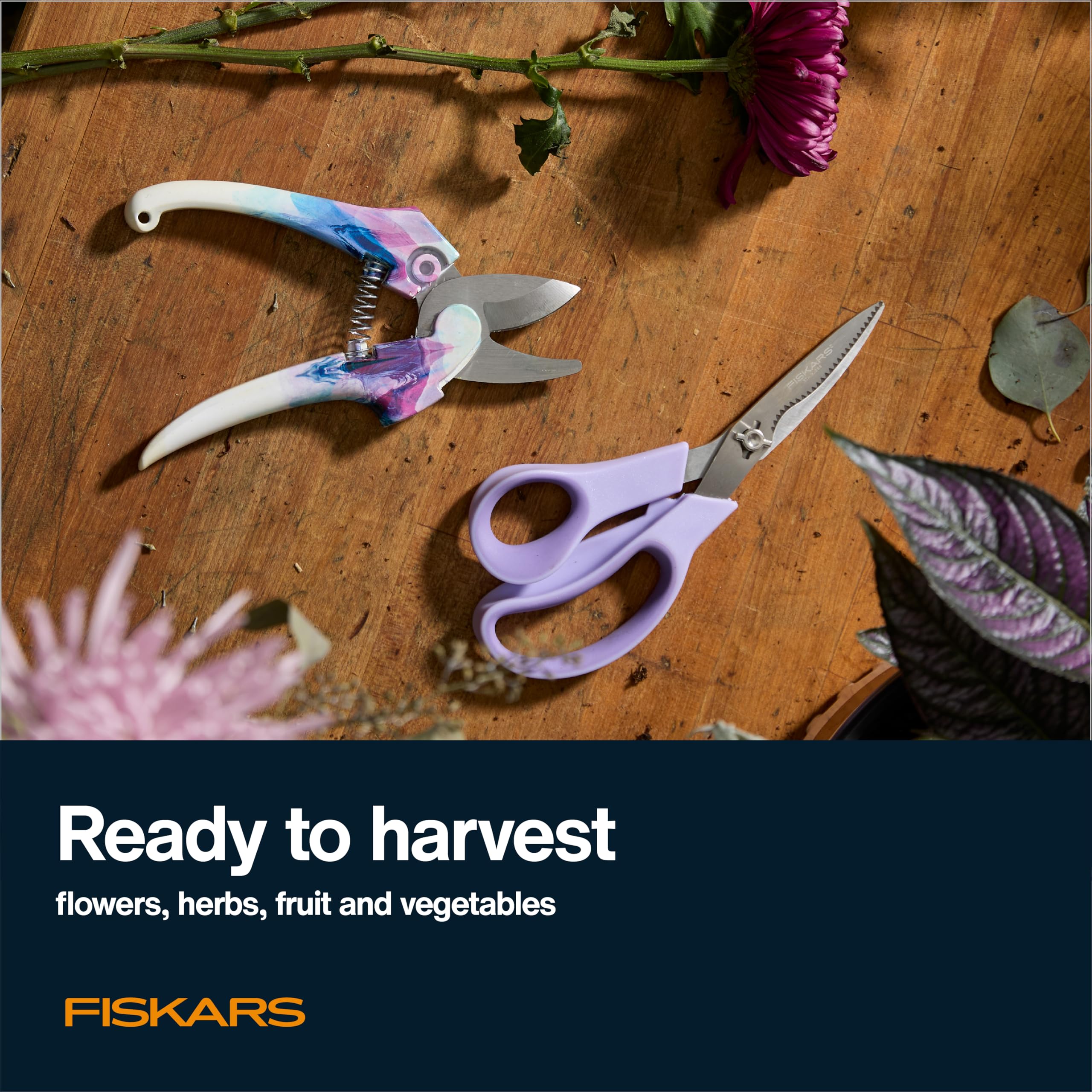 Fiskars comparación de tamaño en mano para ergonomía y manejo