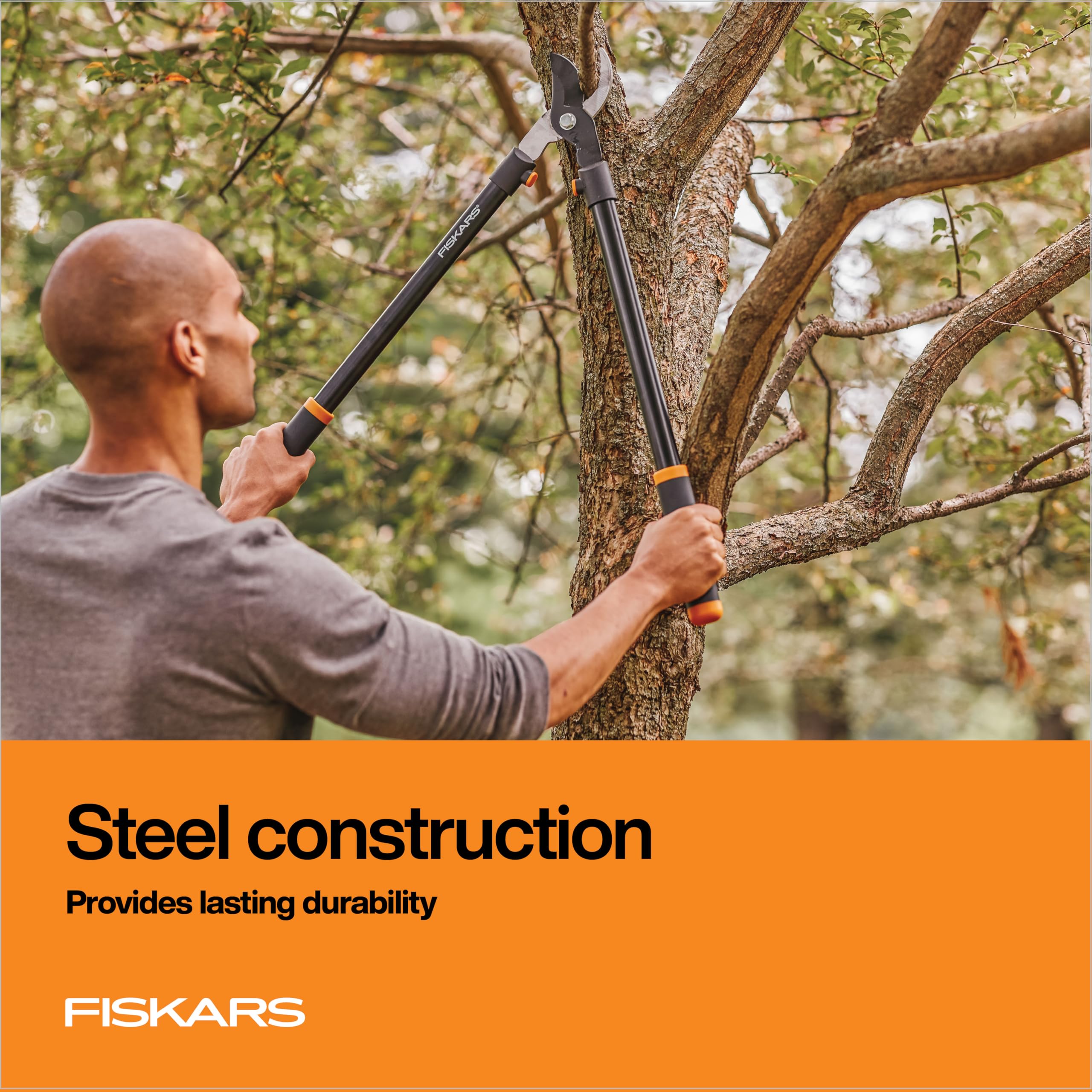 Fiskars cortando rama de 1,5" limpio y sin desgarrar