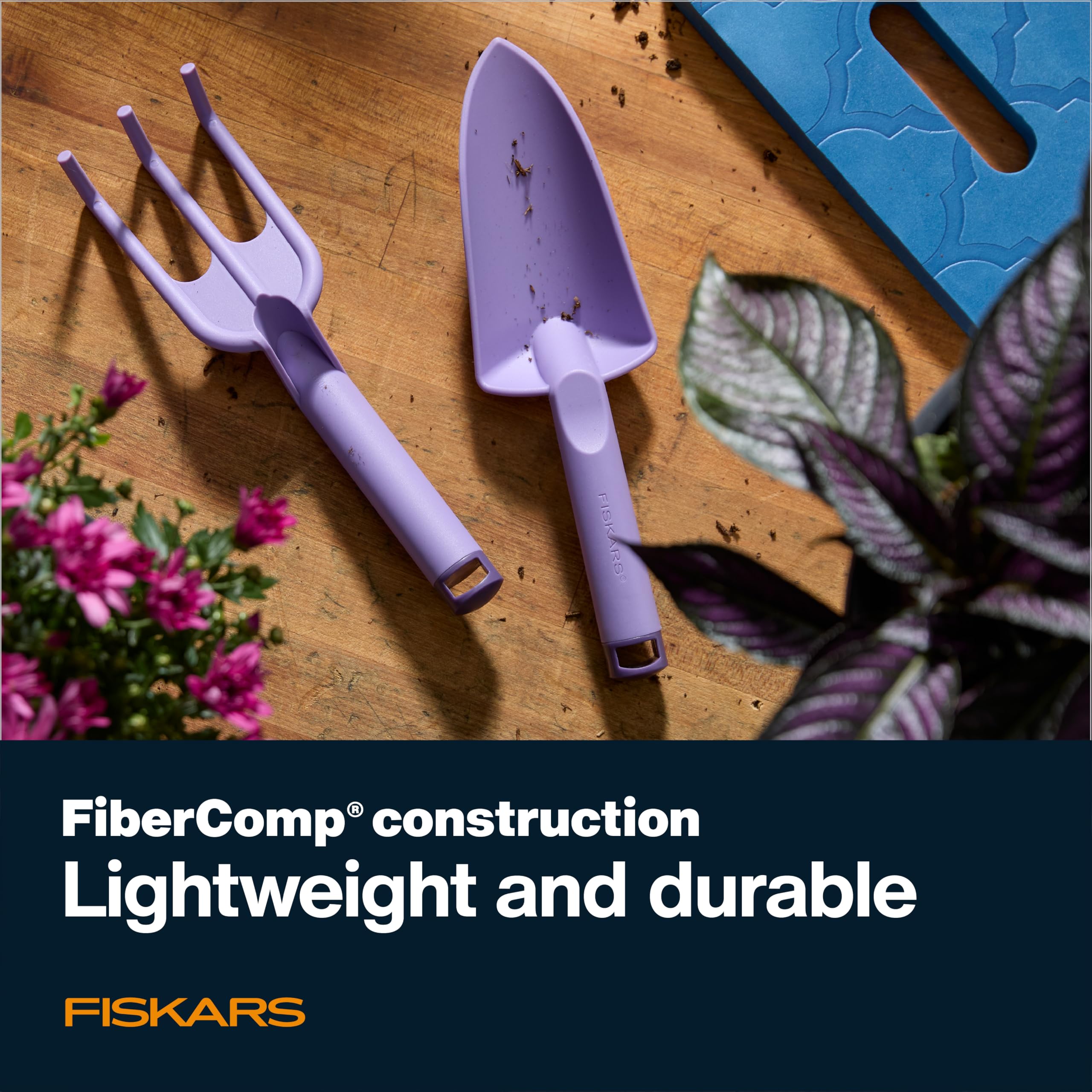 Fiskars cultivador con púas en ángulo, mejora aireación y preparación del suelo