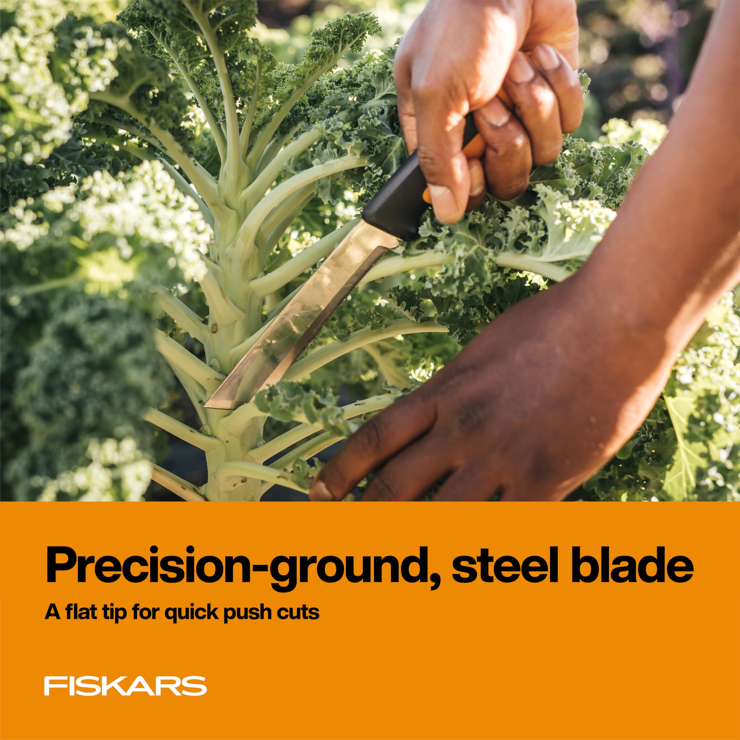 Fiskars mango SoftGrip en mano ofrece control y confort prolongado