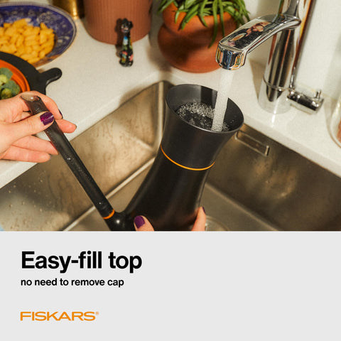 Fiskars cuerpo contorneado de plástico reciclado para agarre cómodo