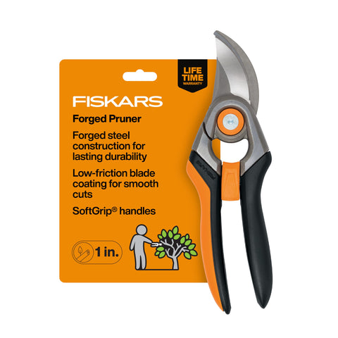 Fiskars tijeras de poda frontal mostrando diseño robusto y beneficio durabilidad