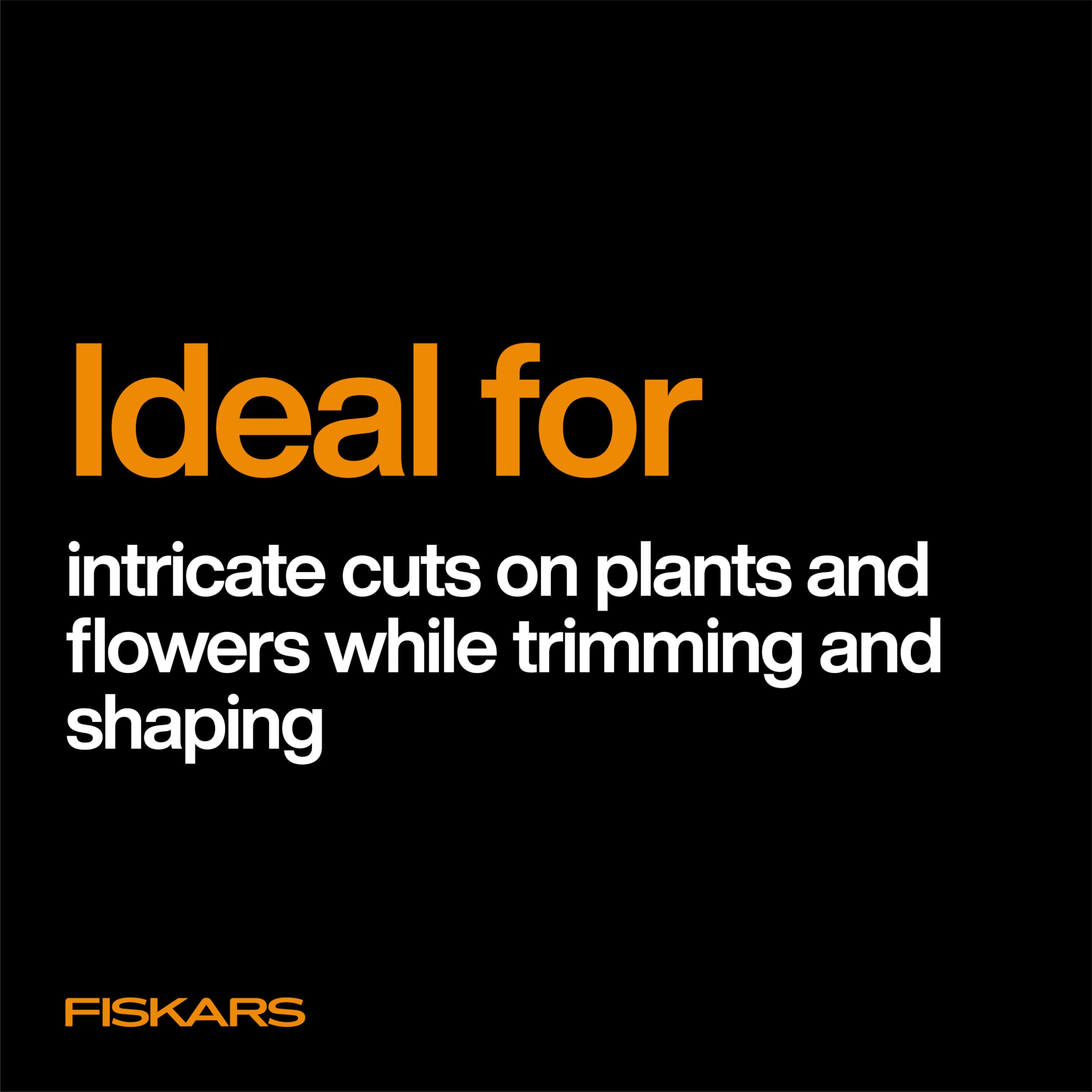 Fiskars junto a una regla para comparar tamaño y transporte sencillo