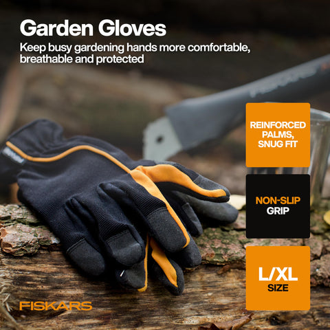 Fiskars uso en jardín con cojín y guantes dando comodidad al arrodillarse