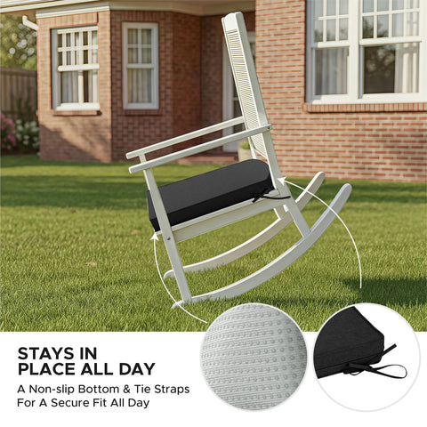 Fitfree cojín colocado en silla de mimbre mejorando confort exterior