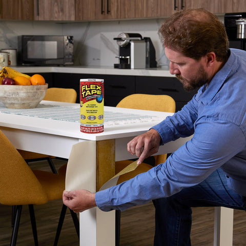 Flex Tape comparación de escala con mano mostrando longitud útil