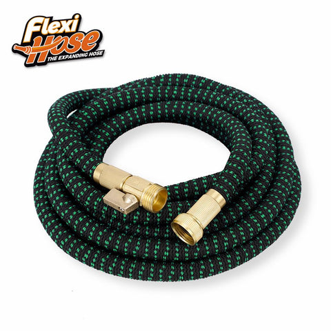Flexi Hose en uso regando plantas, maniobrabilidad mejora la tarea