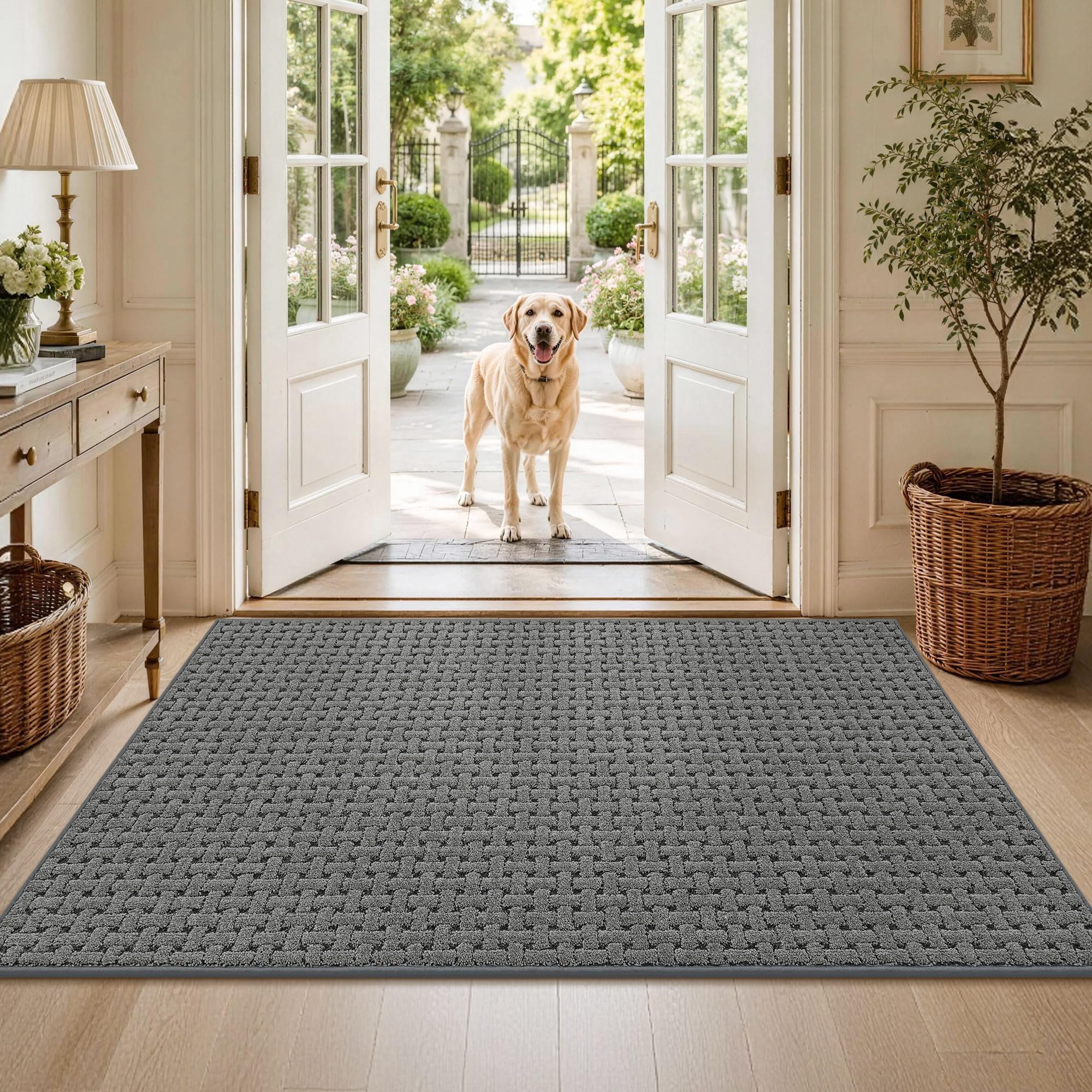 FLOORHUG felpudo con mascota mostrando patas limpias y menos barro