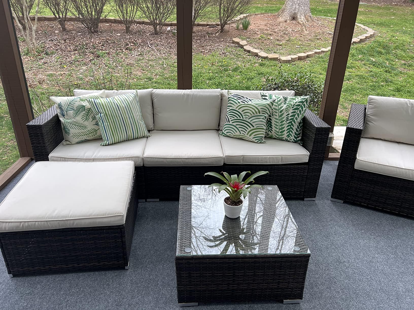 FLYMEI ambiente de patio mostrando estilo y funcionalidad beige