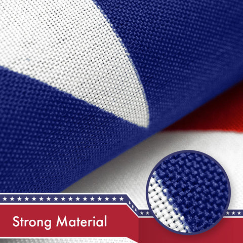 G128 bandera en mástil exterior demostrando resistencia al viento