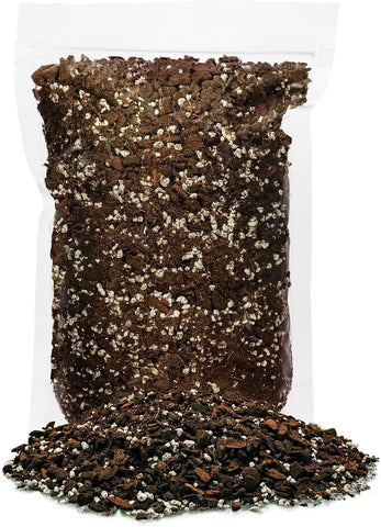 Gardenera comparación de tamaño del envase 2 qt junto a una maceta, escala práctica