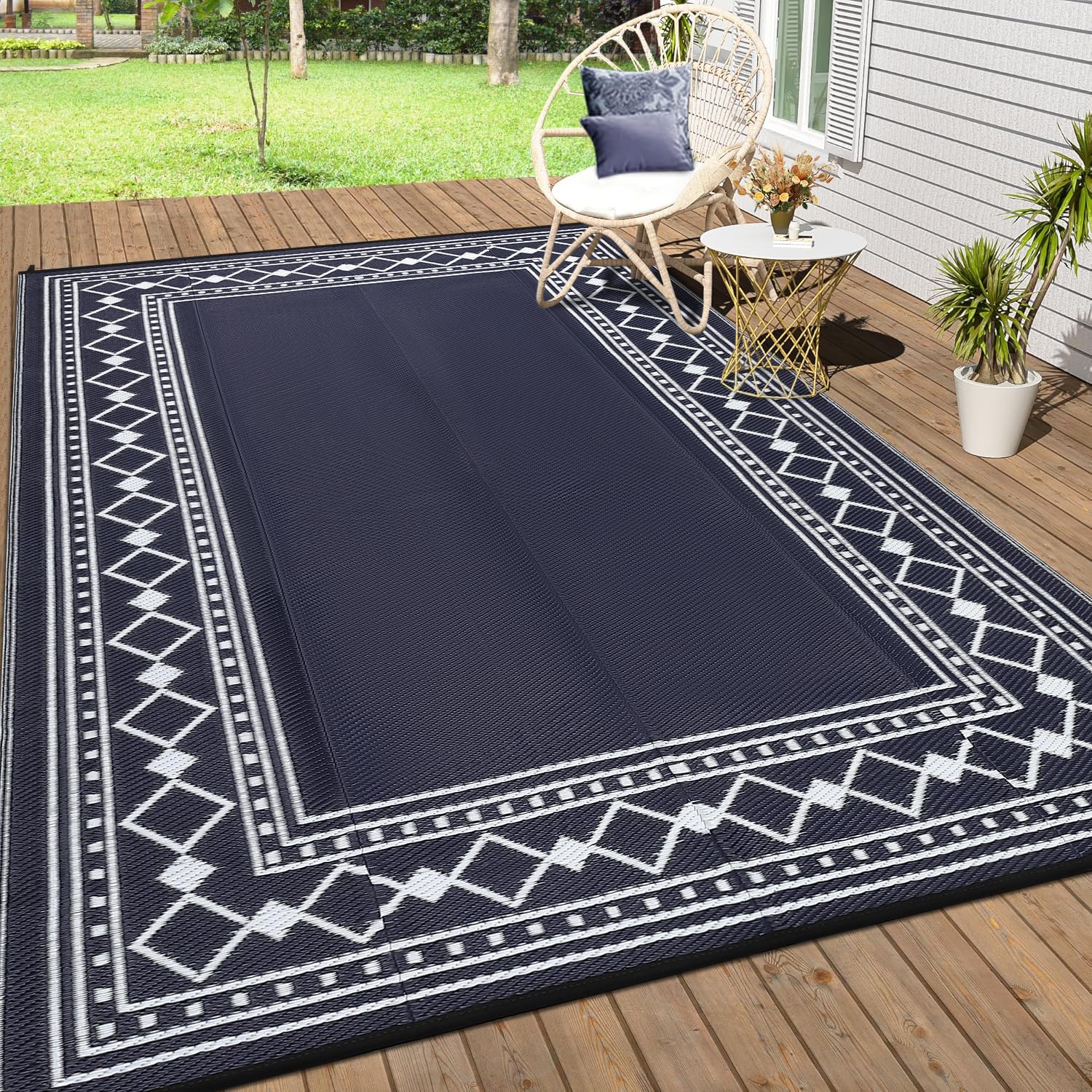 Garvee vista frontal de la alfombra 8x10 mostrando color negro y azul, estilo moderno