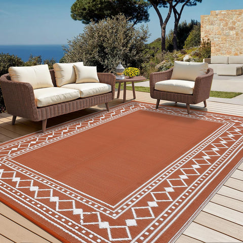 Garvee alfombra colocada en patio que ofrece comodidad exterior instantánea