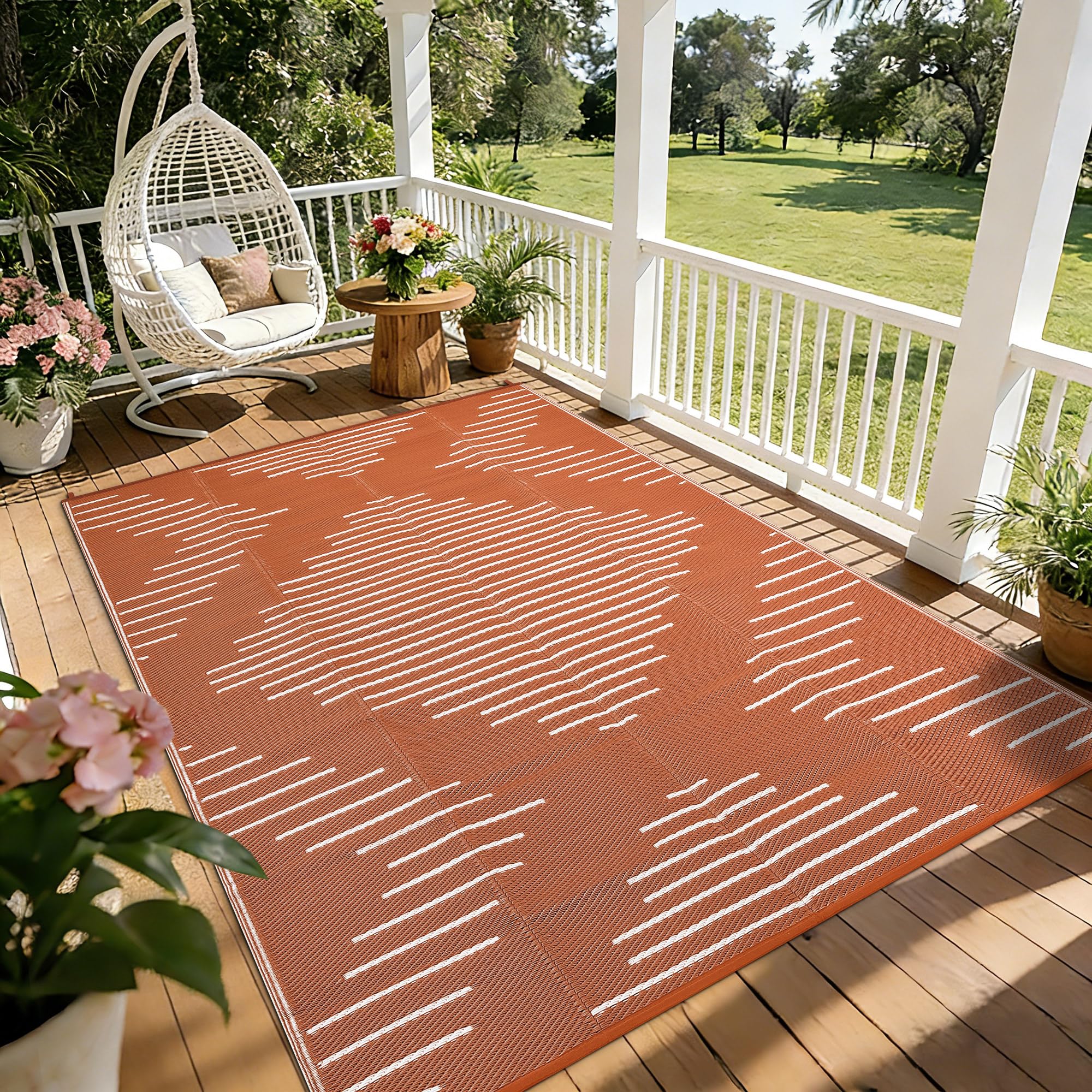 Garvee alfombra frontal mostrando color terracota y blanco y beneficio estético