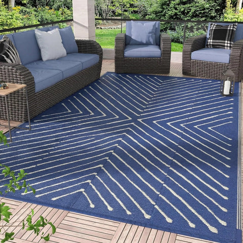 Garvee vista frontal de alfombra navy & white mostrando beneficio decorativo