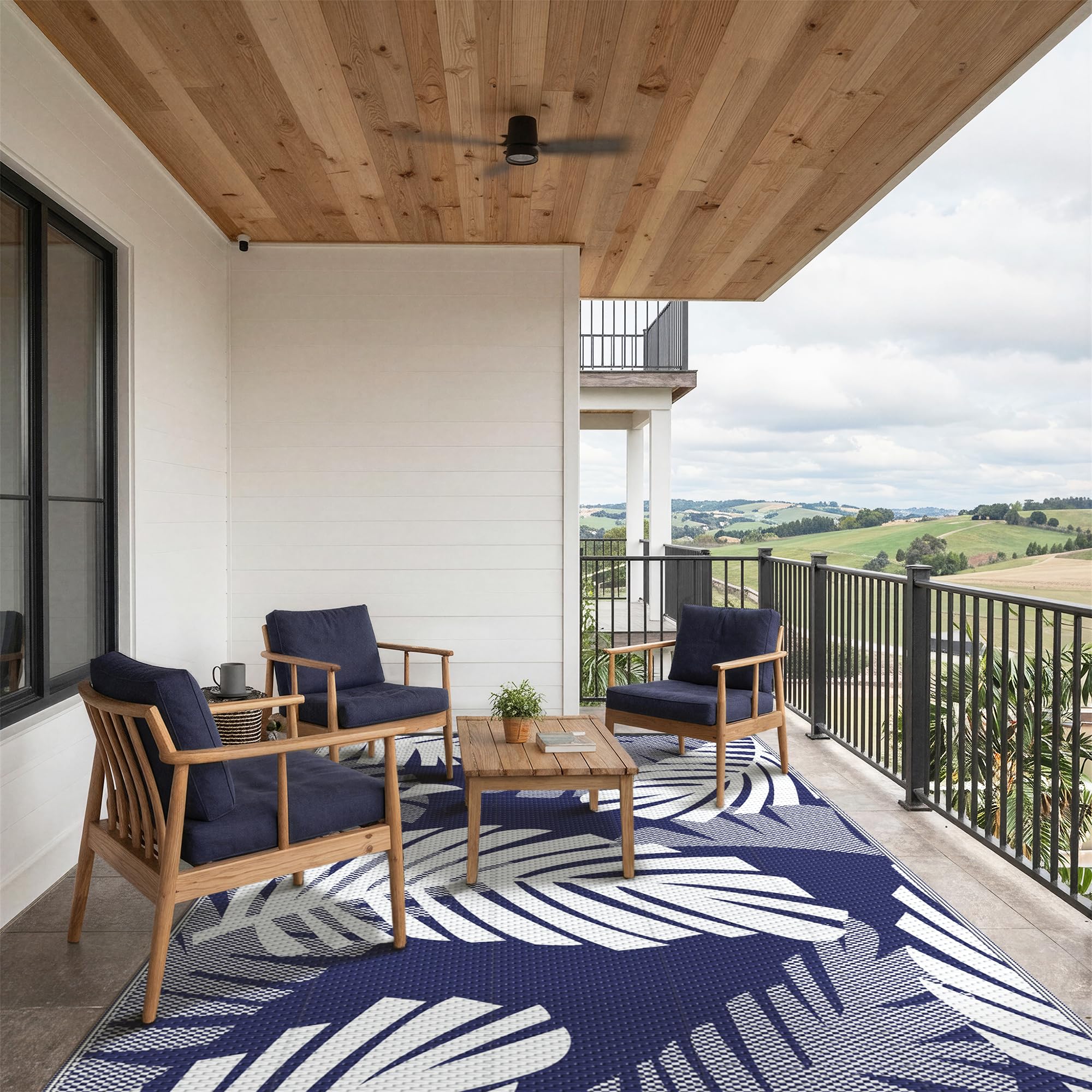 GENIMO alfombra decorando terraza que mejora el ambiente y resiste clima