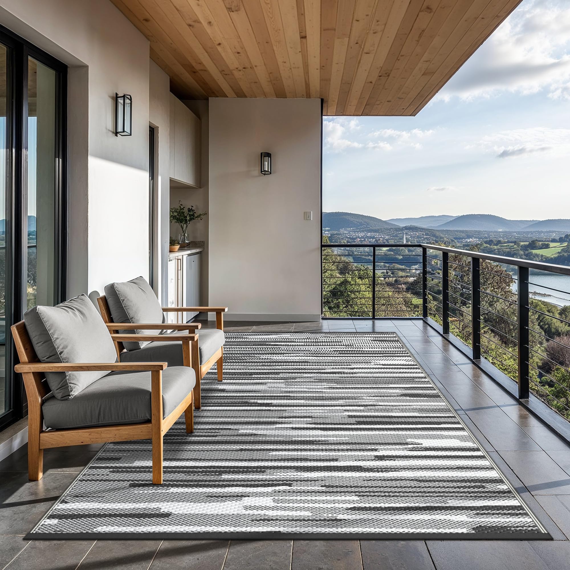 GENIMO alfombra en balcón creando área acogedora y funcional