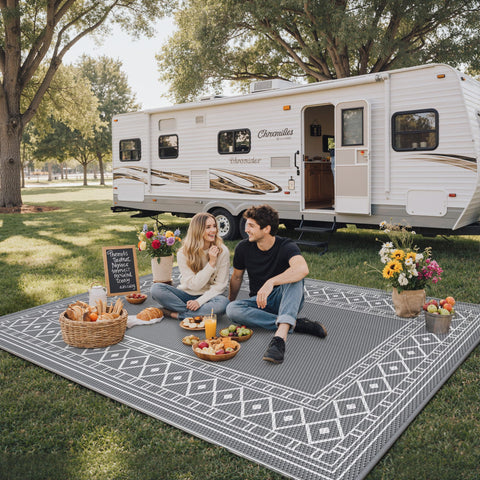 GENIMO alfombra puesta en patio con muebles mostrando estilo y protección