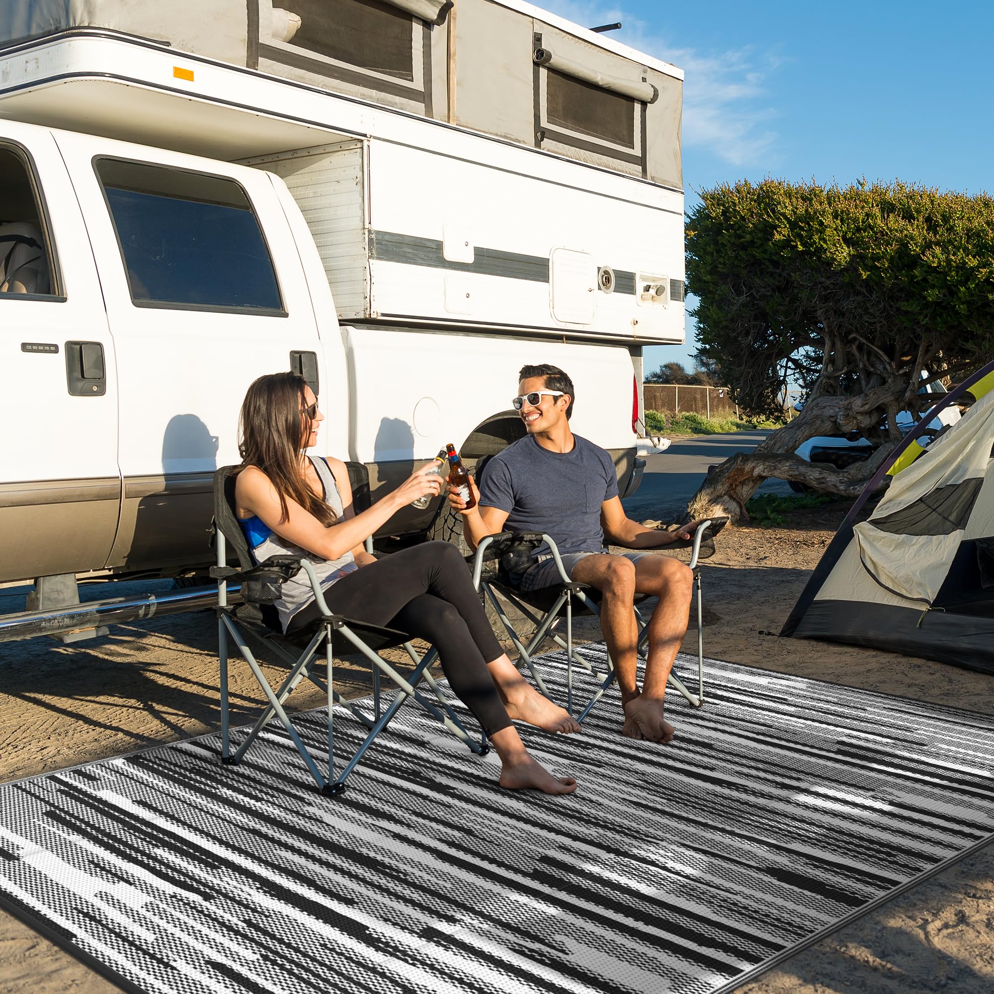 GENIMO alfombra colocada frente a RV para comodidad exterior
