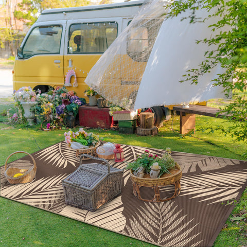 GENIMO alfombra en uso en patio con muebles, añade confort y estilo