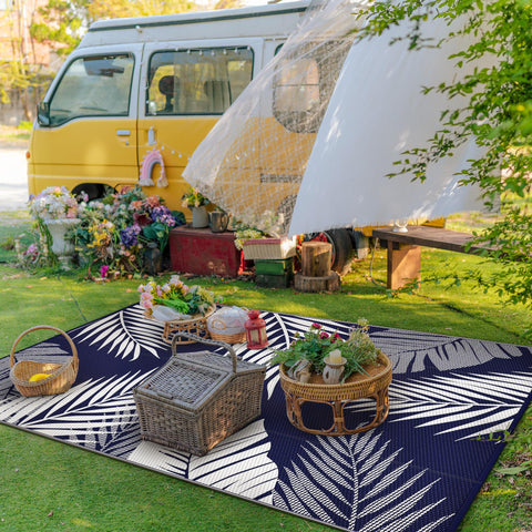 GENIMO alfombra en patio con muebles mostrando protección y estilo exterior