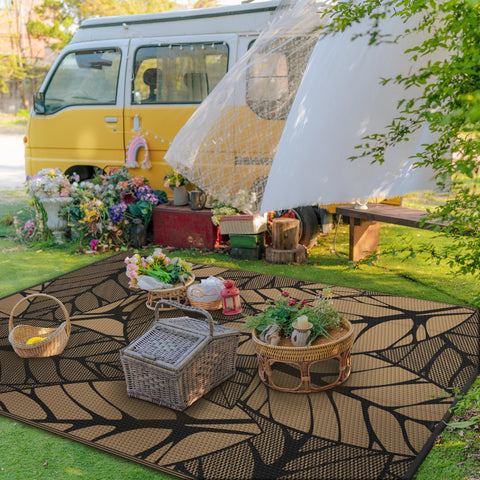 GENIMO alfombra en uso en terraza mostrando protección y estilo exterior