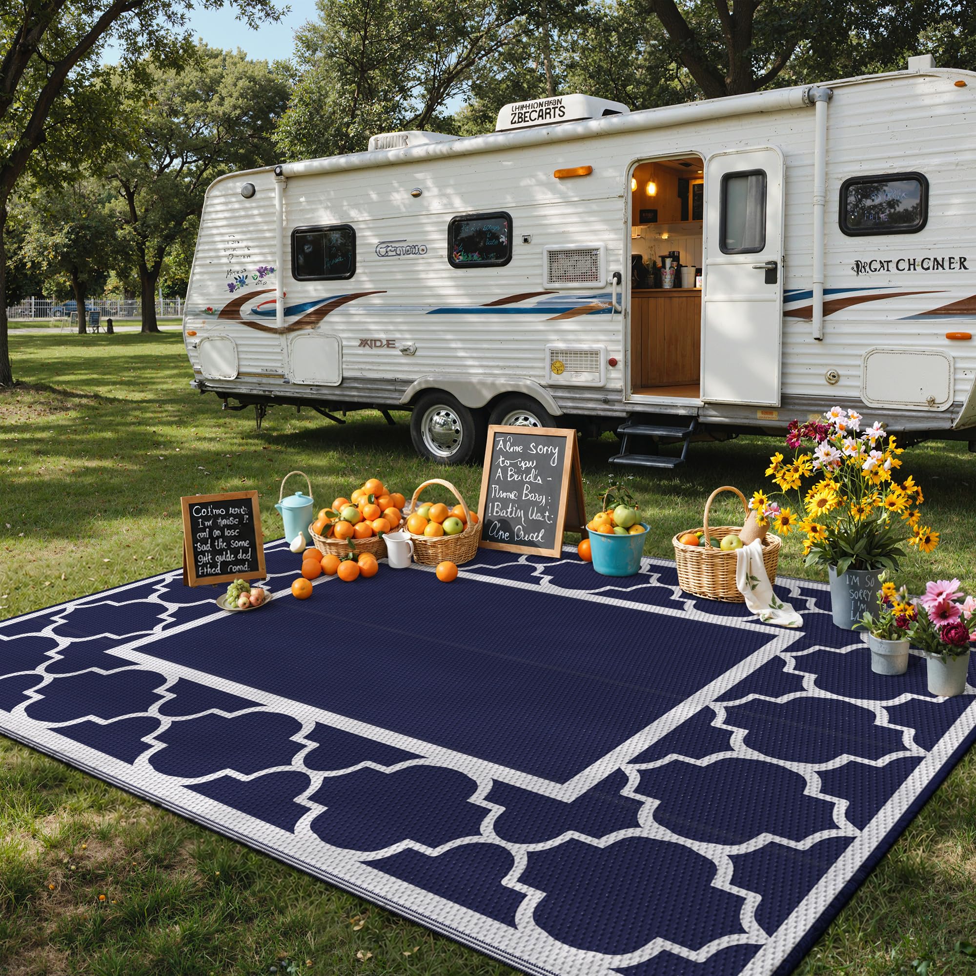 GENIMO alfombra colocada con muebles de patio, aporta confort exterior