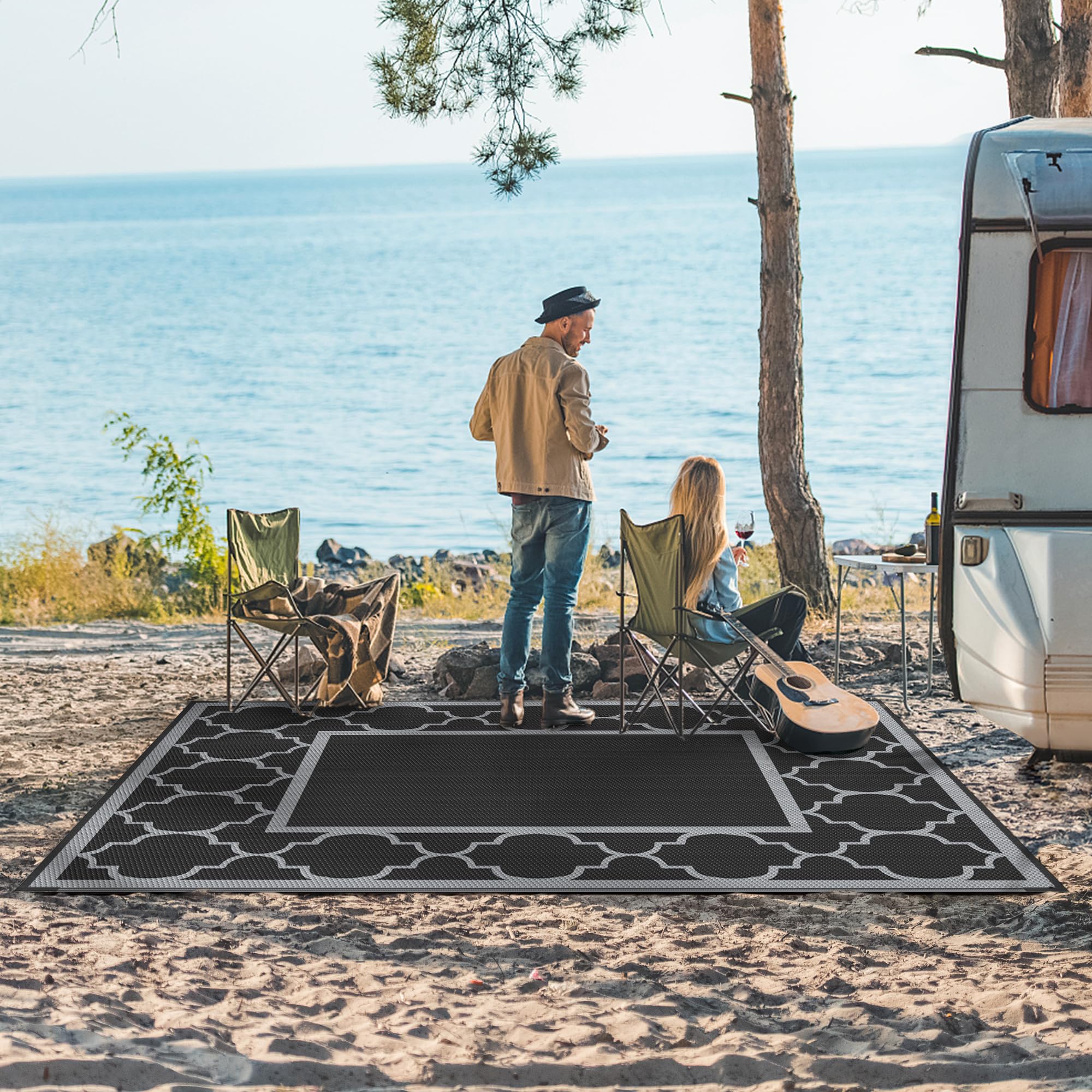 GENIMO alfombra con objetos de referencia para ver escala y tamaño práctico