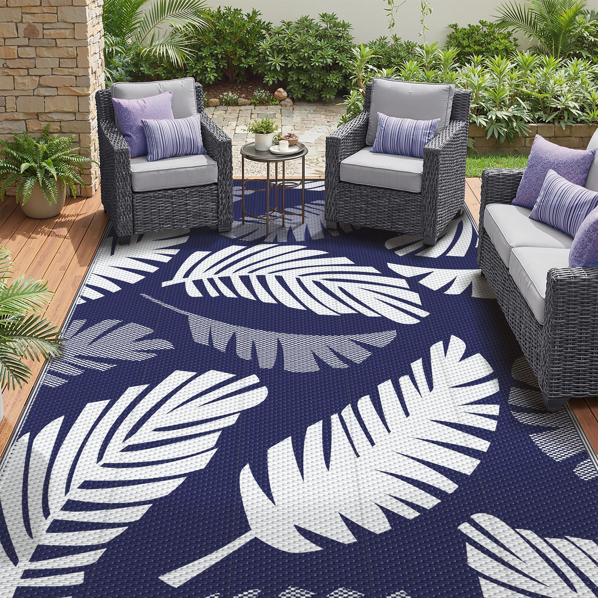 GENIMO vista frontal de la alfombra azul blanca para patio, estética y protección
