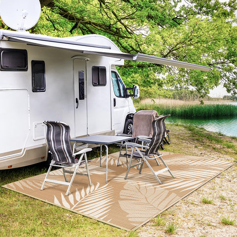 GENIMO superficie húmeda siendo limpiada indicando impermeabilidad rápida
