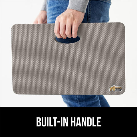GORILLA GRIP comparación de tamaño con una mano para ilustrar 17.5x11 pulgadas