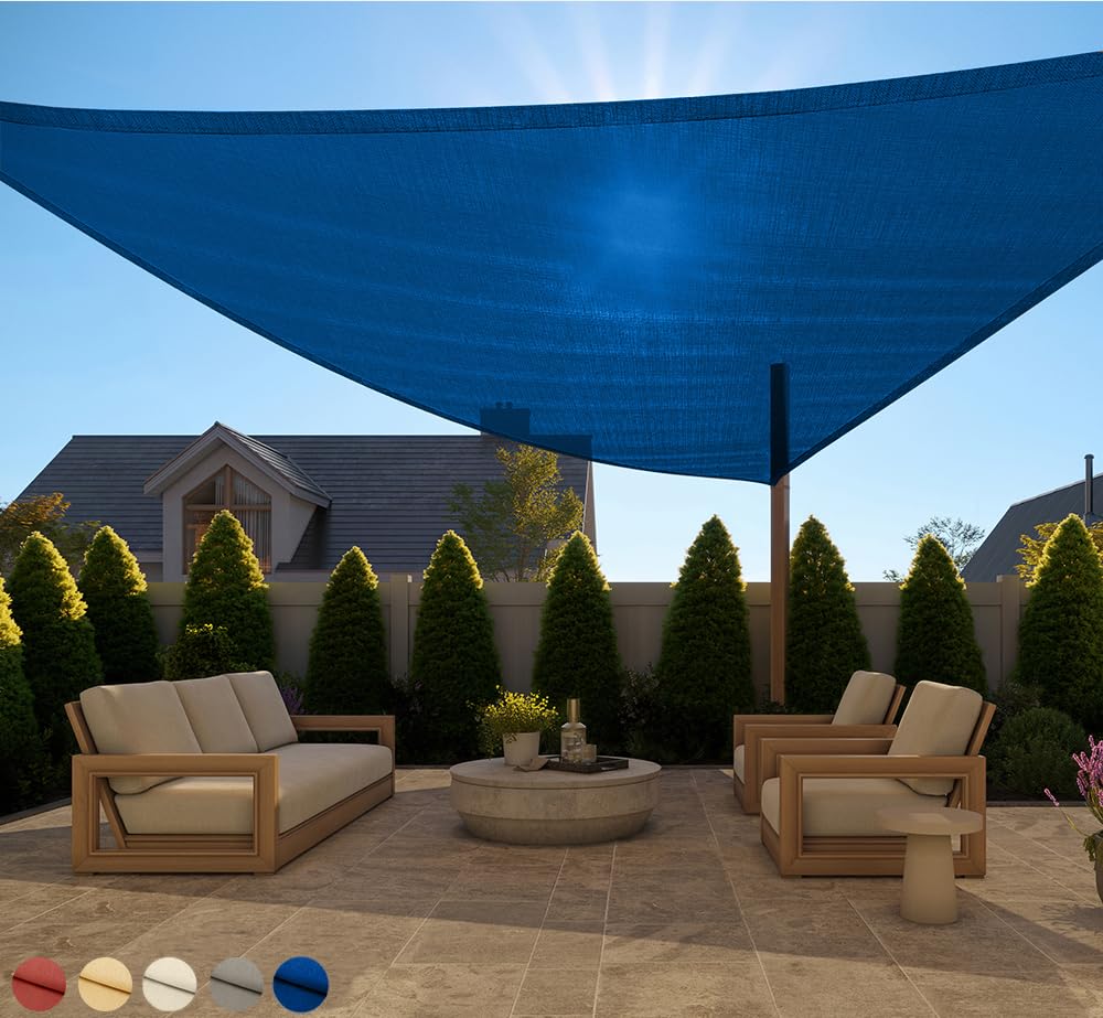 GORILLA GRIP vista frontal del toldo azul protegiendo patio