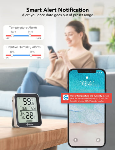 Govee sensor en uso en habitación mostrando alertas y confort ambiental