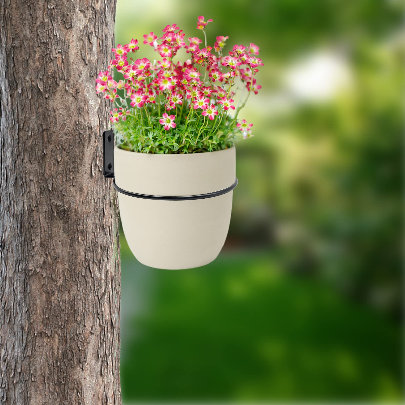 Greemov ambiente de balcón con varias anillas y macetas, estética natural