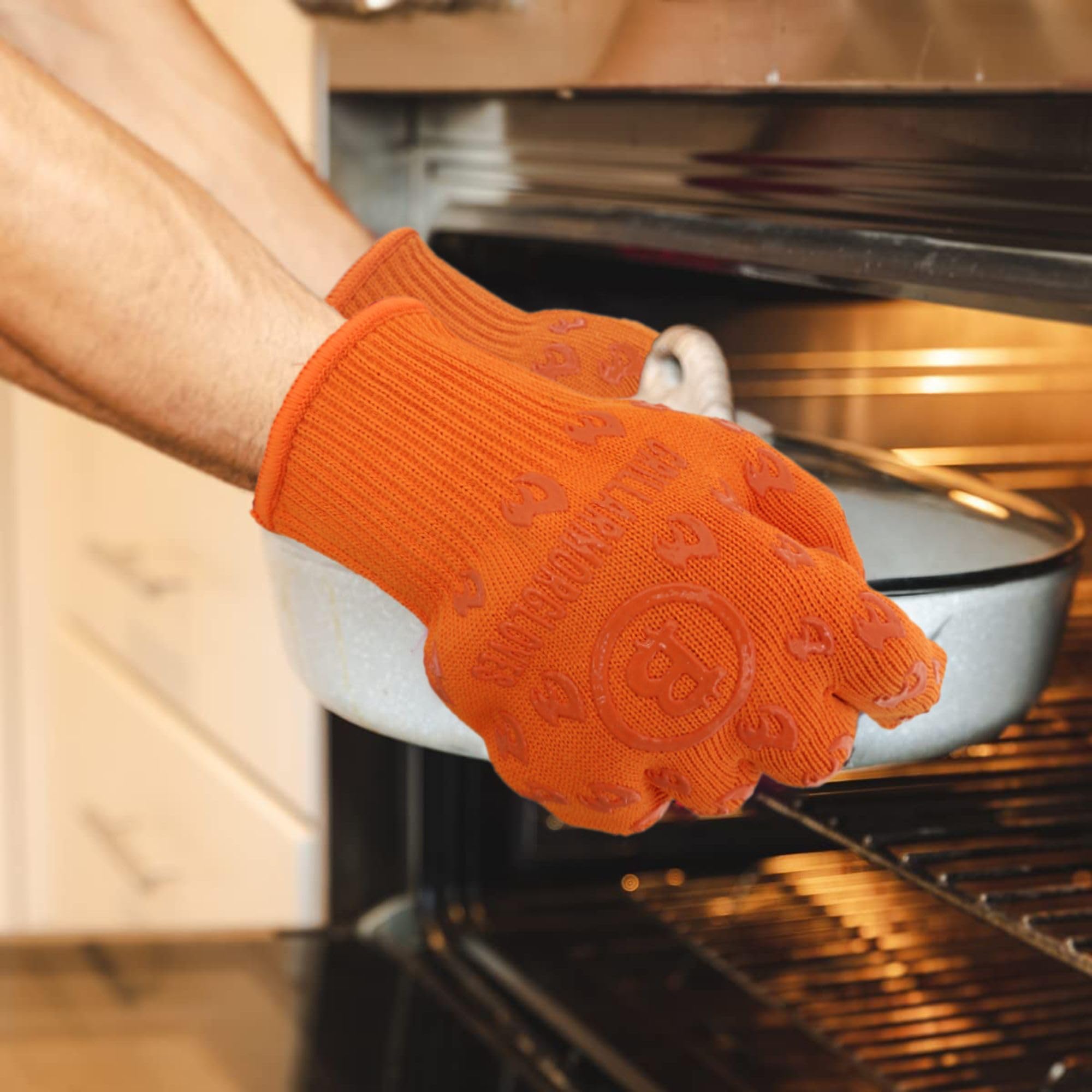 Grill Armor guantes enfatizando protección de muñeca y antebrazo