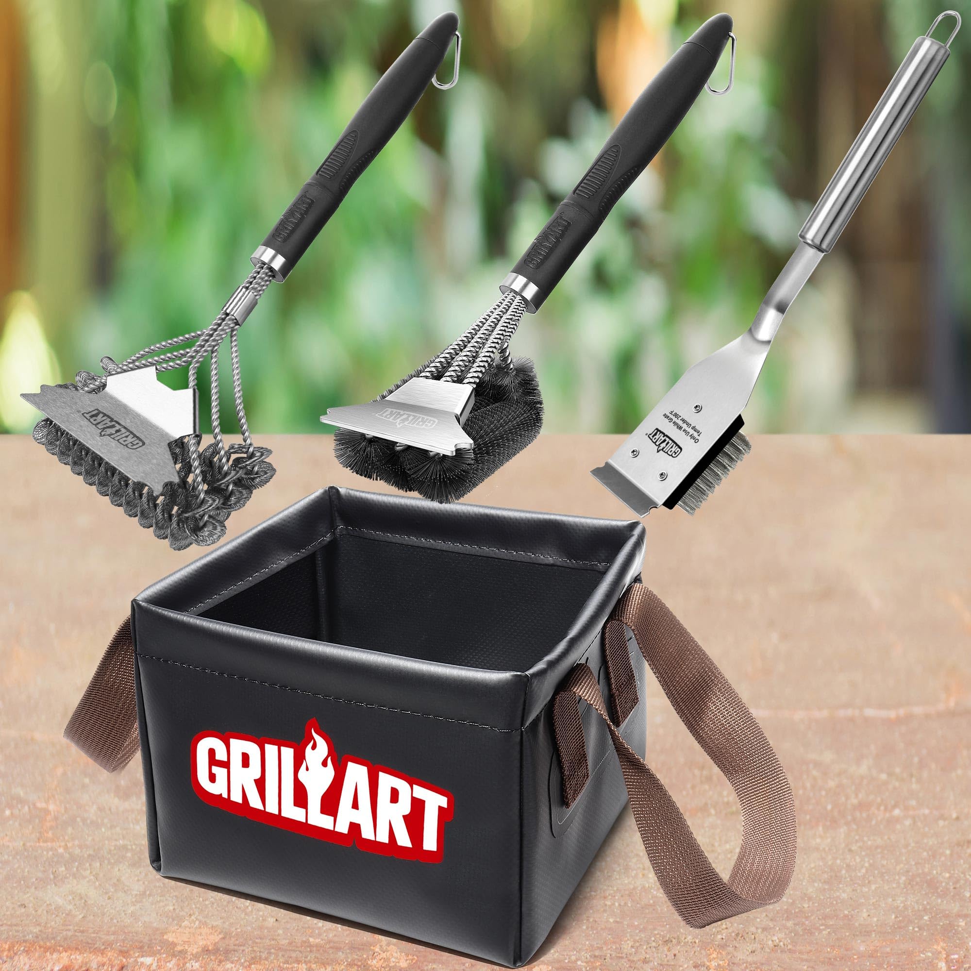 GRILLART escena al aire libre con la cubeta lista para limpieza de parrilla
