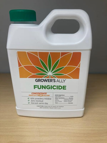 Grower's Ally envase abierto con líquido listo para diluir de forma segura