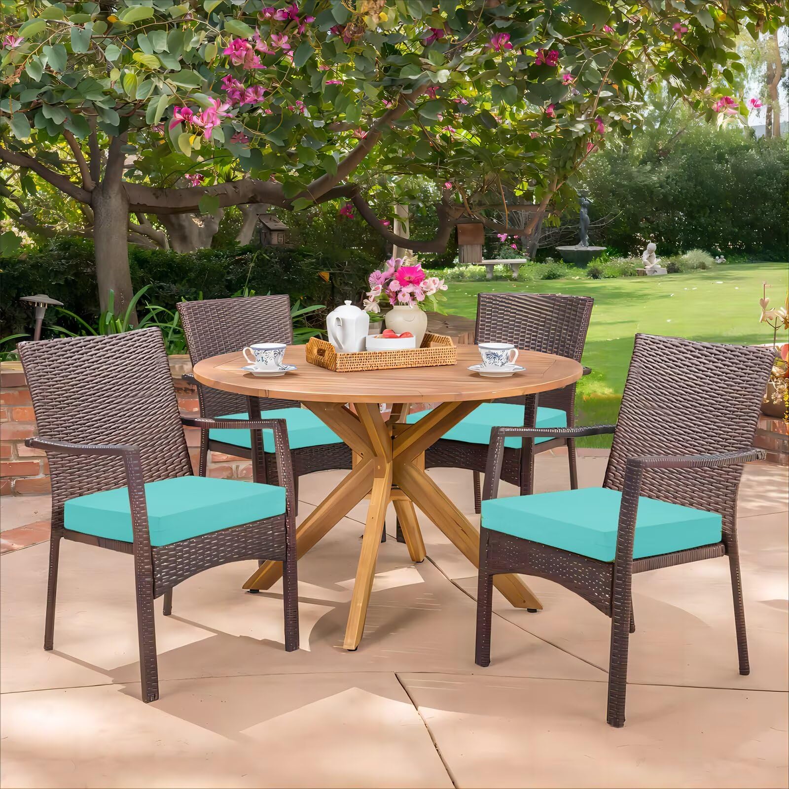 HARBOREST cojines en patio mostrando combinación de color y durabilidad