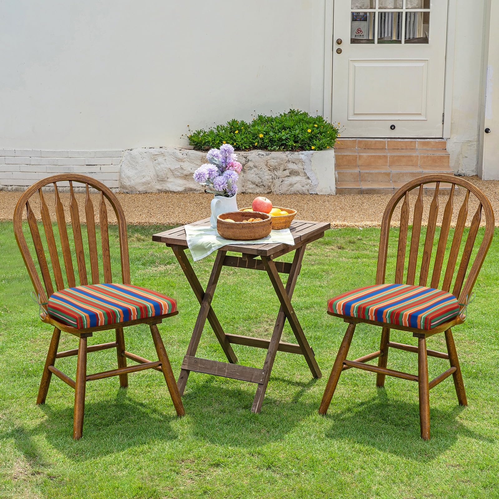 HARBOREST cojines integrados en ambiente exterior con estilo y colores vivos