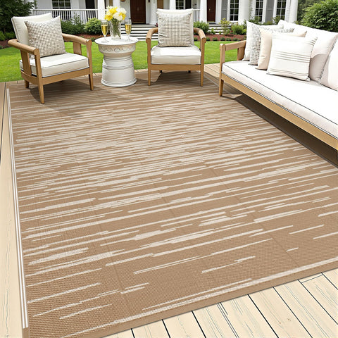 HEBE alfombra exterior frontal mostrando diseño rayado y colores duraderos