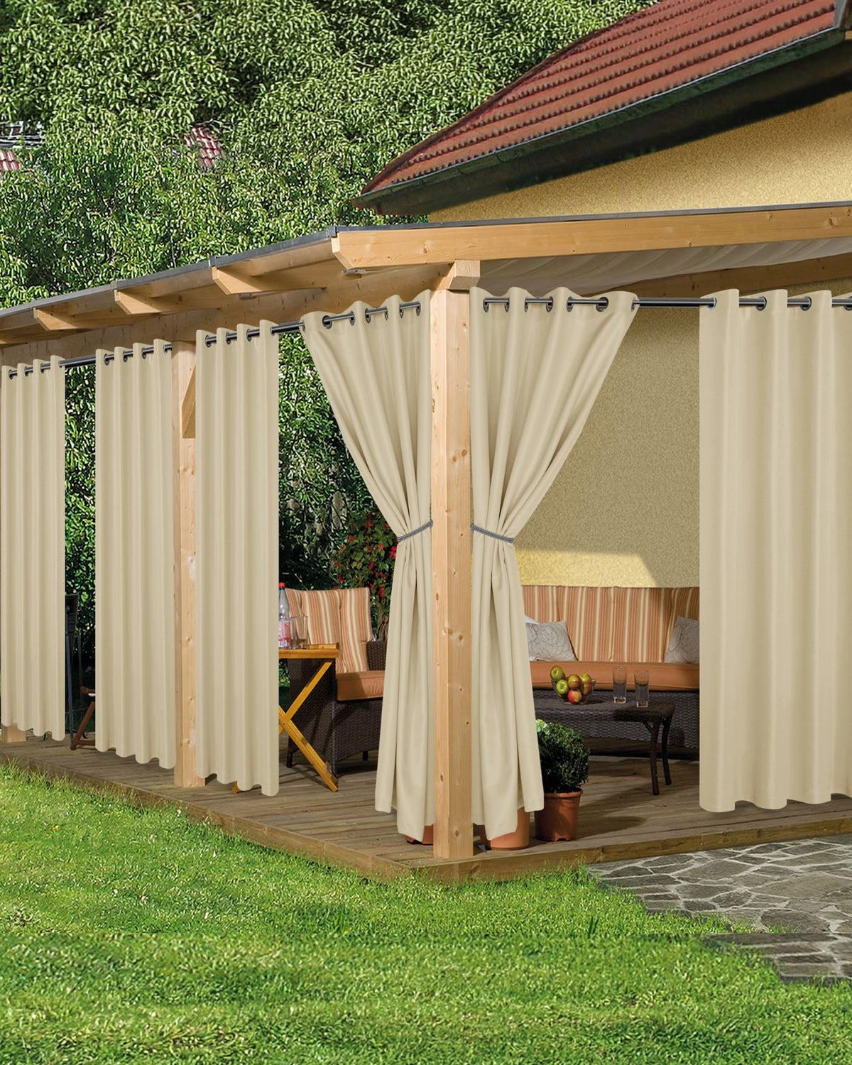 HolidayIdeas cortinas exteriores frontal mostrando cobertura y estilo crema
