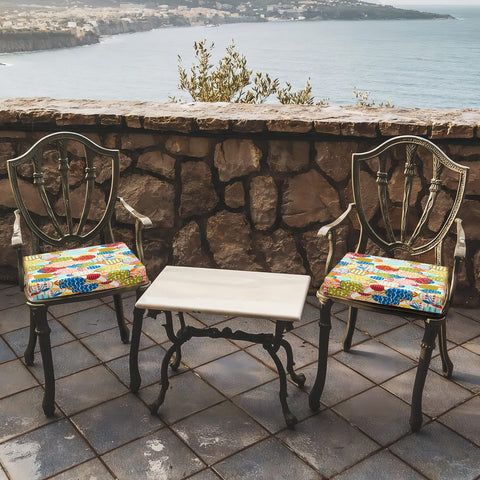 HOMELYSIAN cojines en terraza ambientada renuevan estilo exterior
